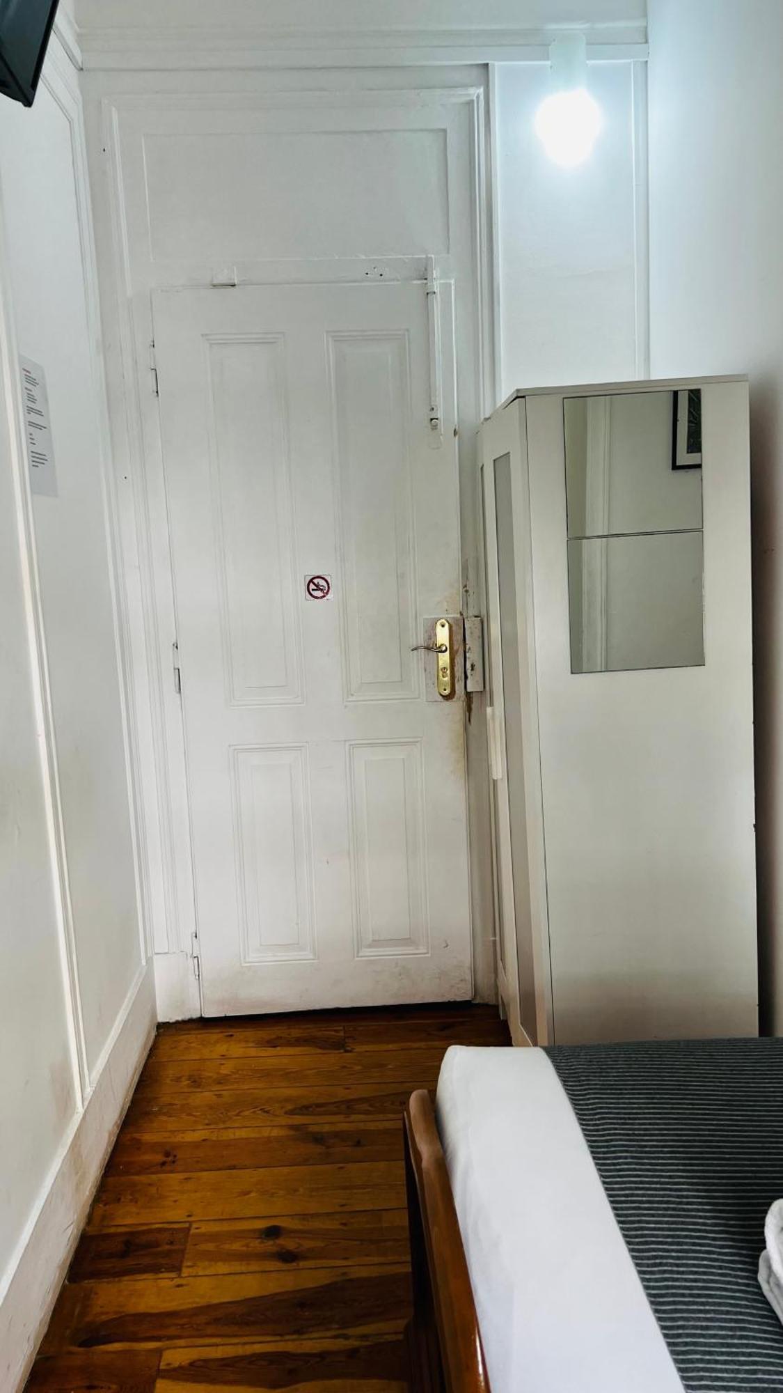 Conde Do Redondo Homestay Lisbon